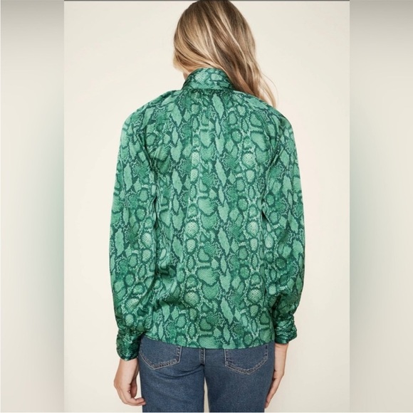 Gwendolyn Snake Mock Neck Blouse green size small - Picture 6 of 14